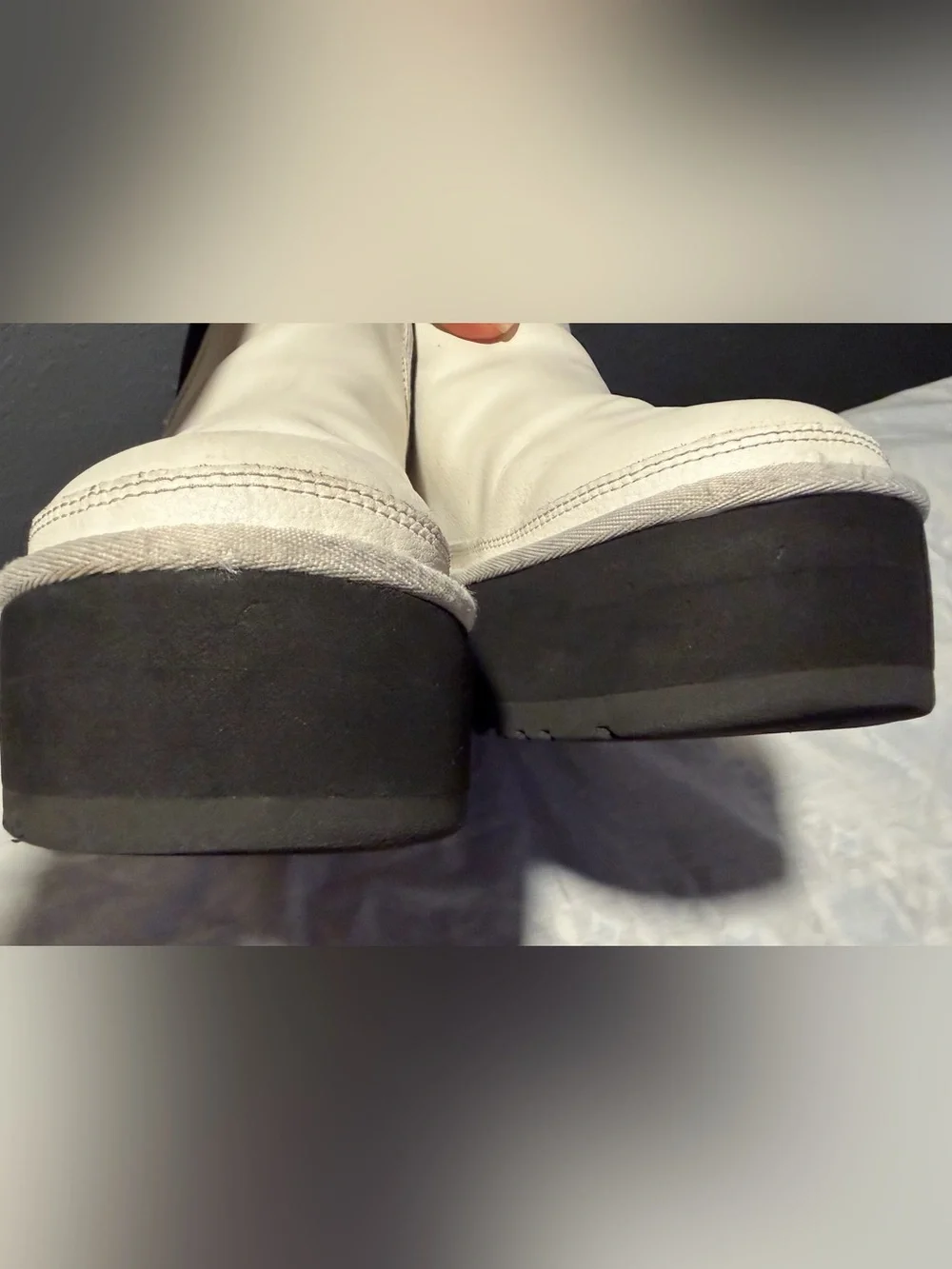 UGG White Leather Platform Chelsea Boots with Black Elastic size 8